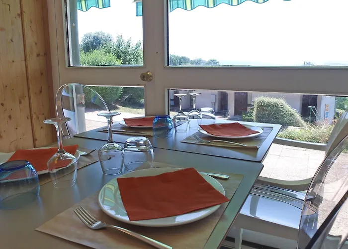 Vvf Montpeyroux Auvergne Holiday park 2*