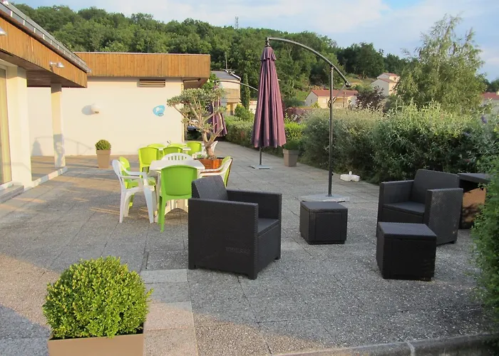 Vvf Montpeyroux Auvergne Holiday park 2*